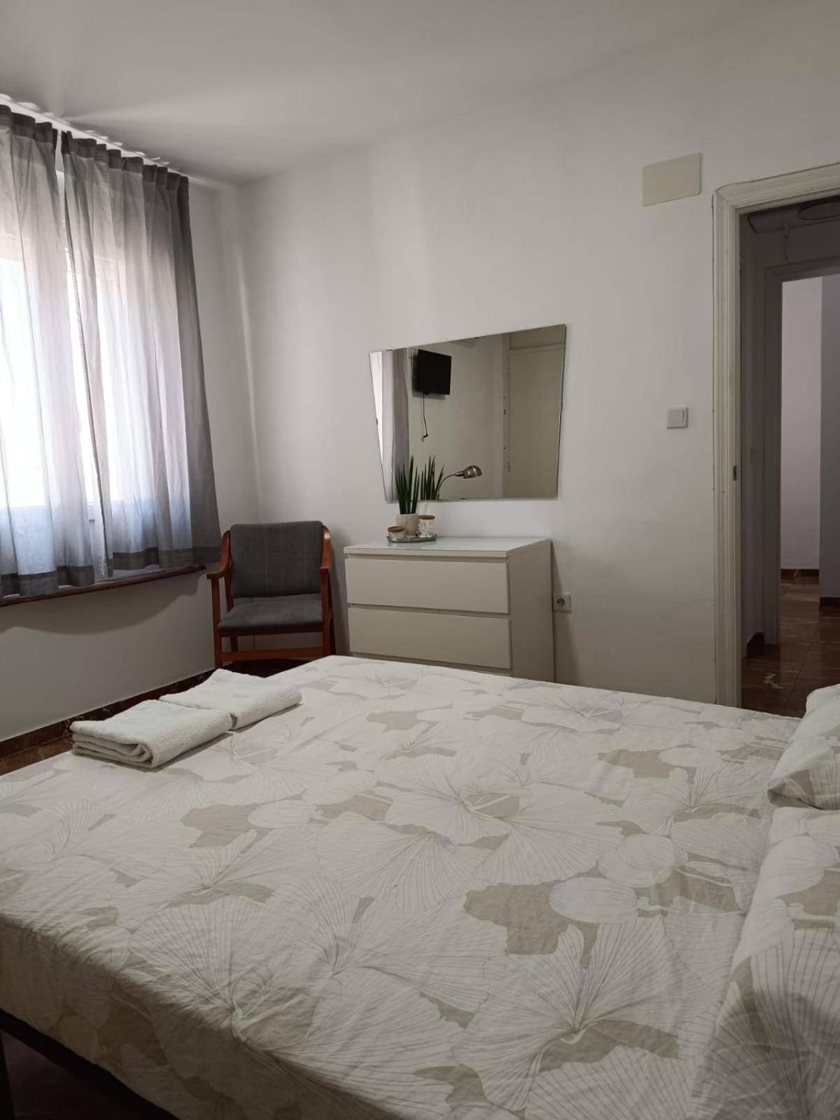 Piso Dos Dormitorios Junto Plaza Colon Cordoba Ngoại thất bức ảnh